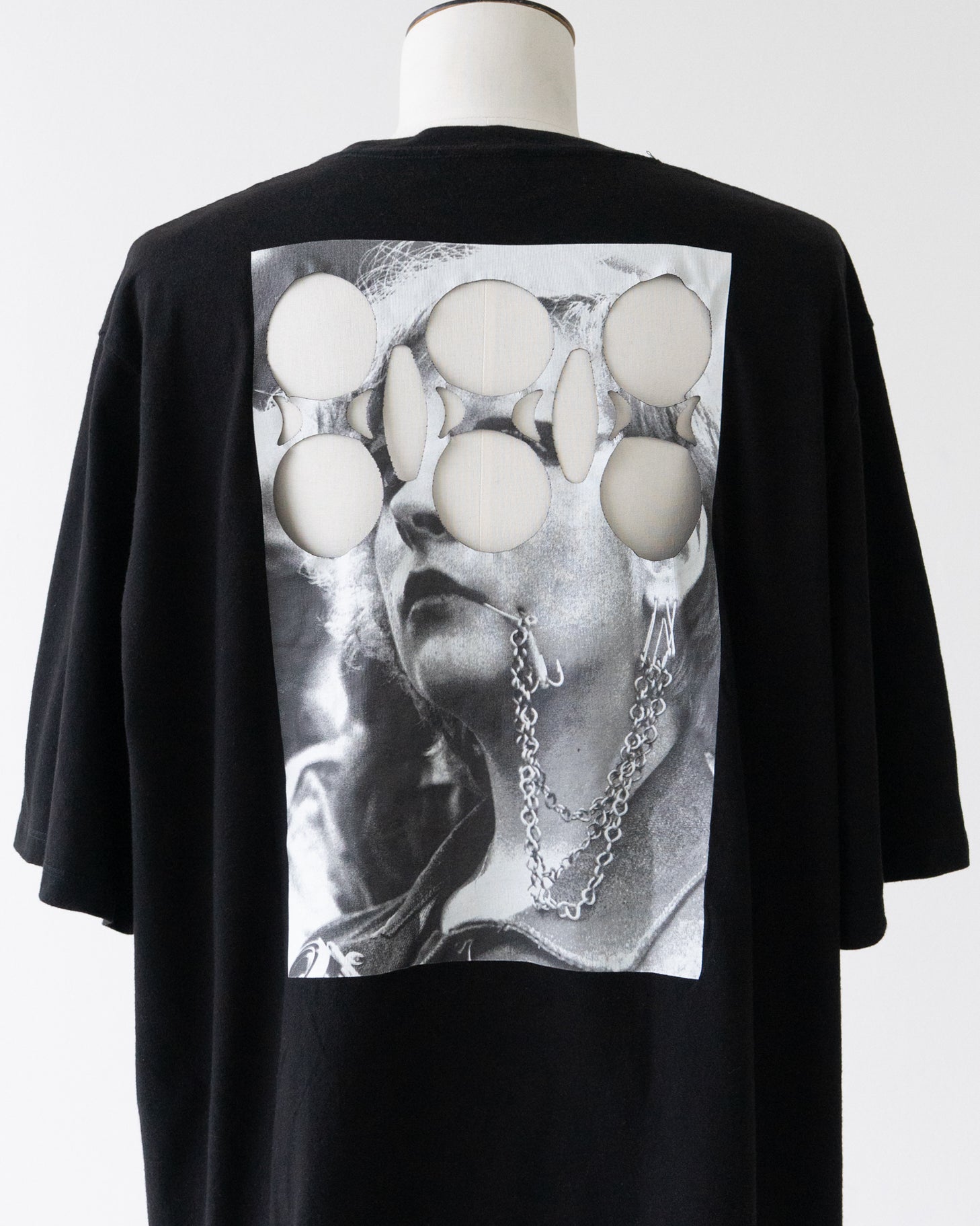 〈RAF SIMONS〉CROPPED T-SHIRT WITH CUT OUTS T-shirt 2019SS