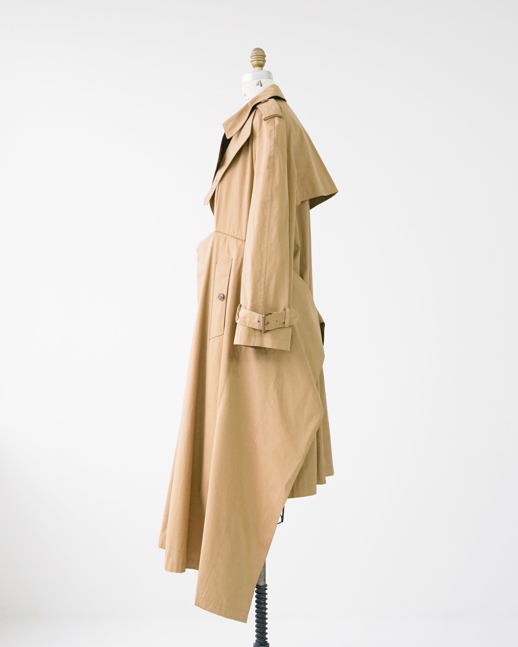 〈BALENCIAGA by Demna Gvasalia〉Trench coat