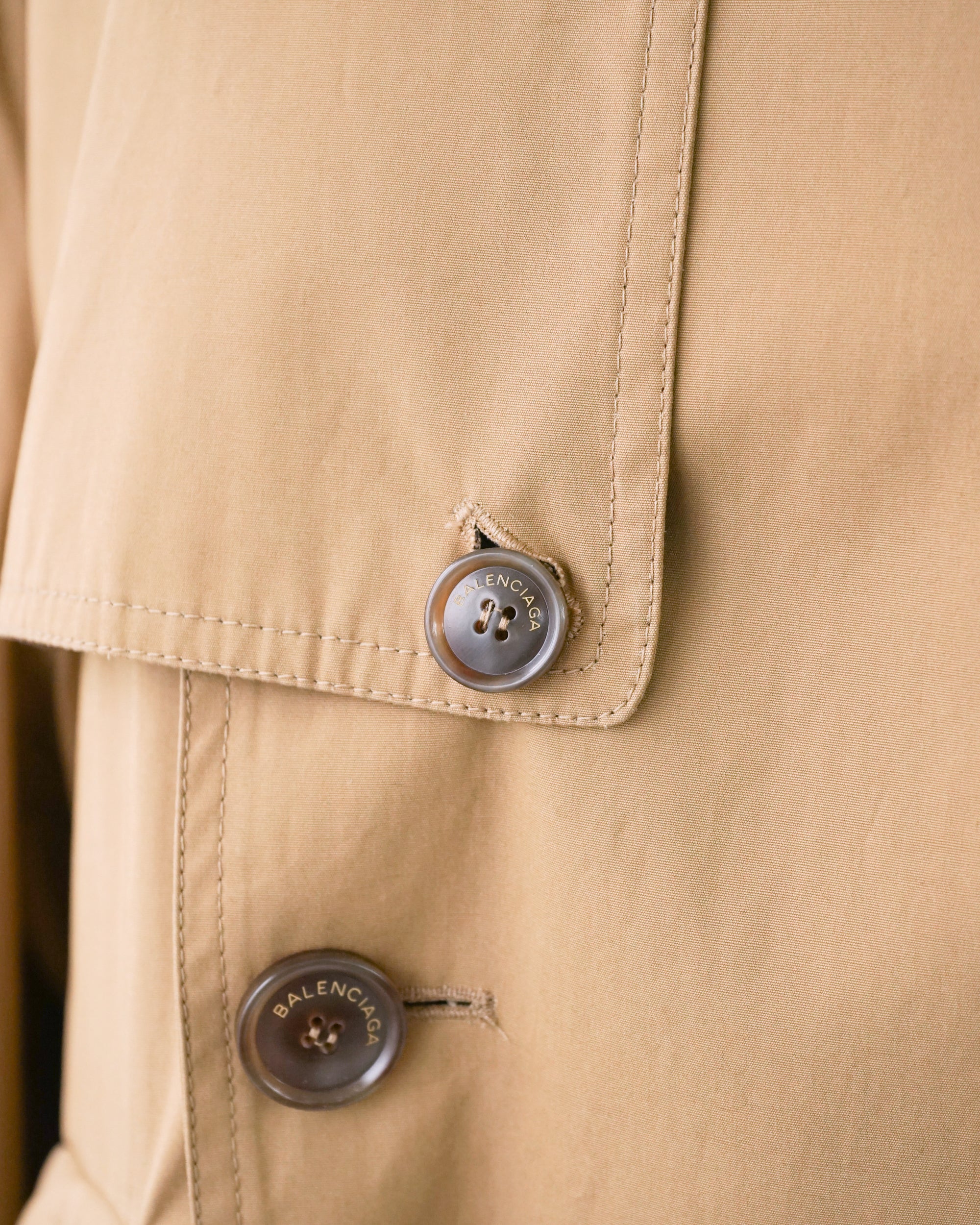 〈BALENCIAGA by Demna Gvasalia〉Trench coat