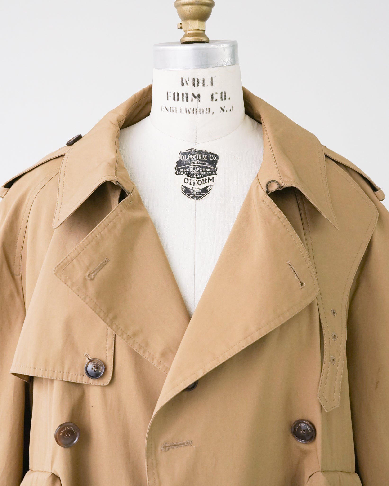 〈BALENCIAGA by Demna Gvasalia〉Trench coat