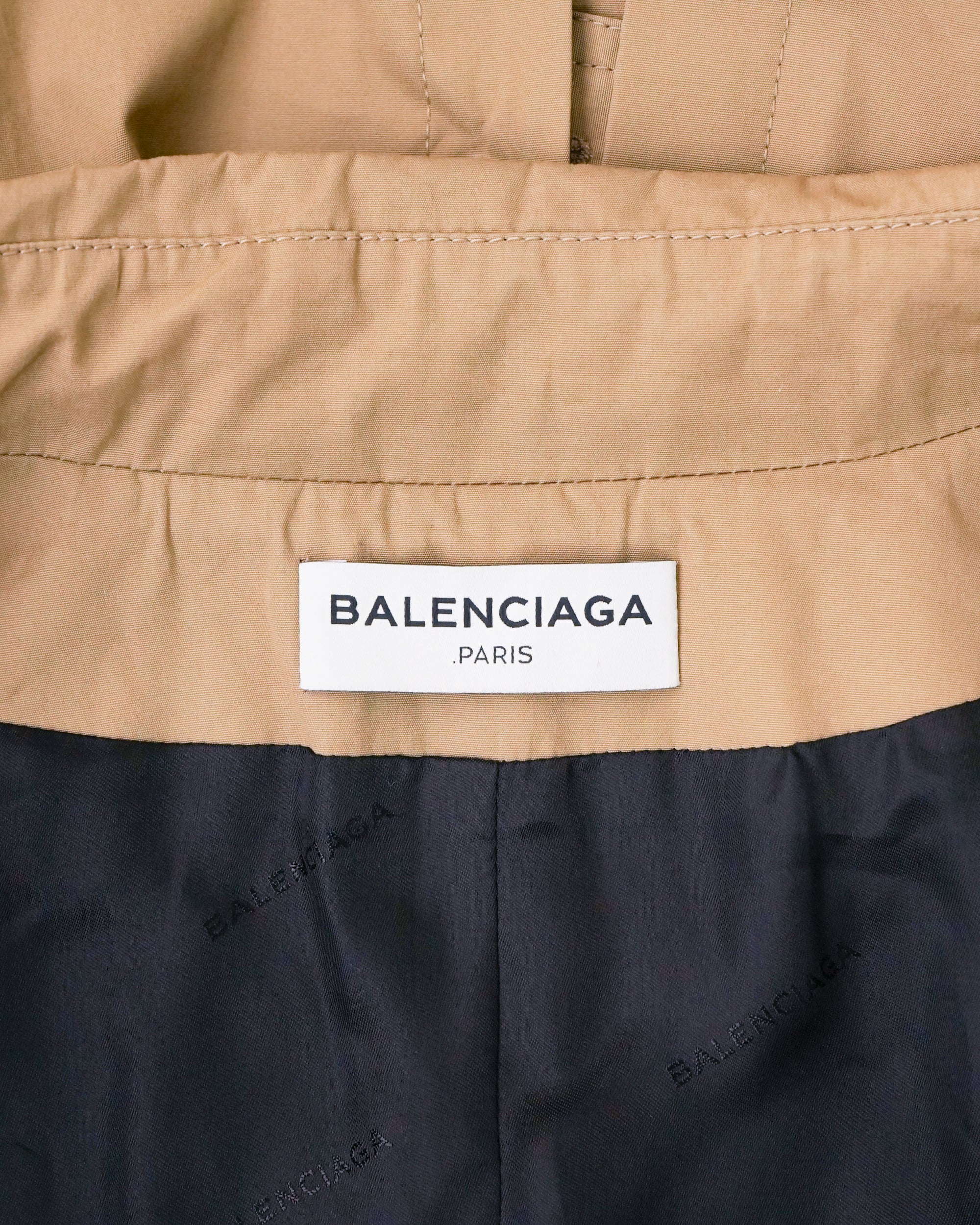 〈BALENCIAGA by Demna Gvasalia〉Trench coat
