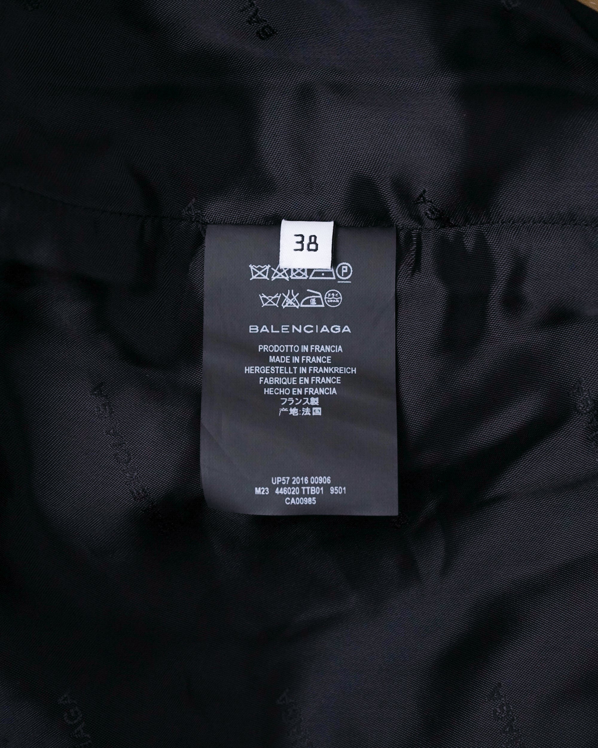 〈BALENCIAGA by Demna Gvasalia〉Trench coat