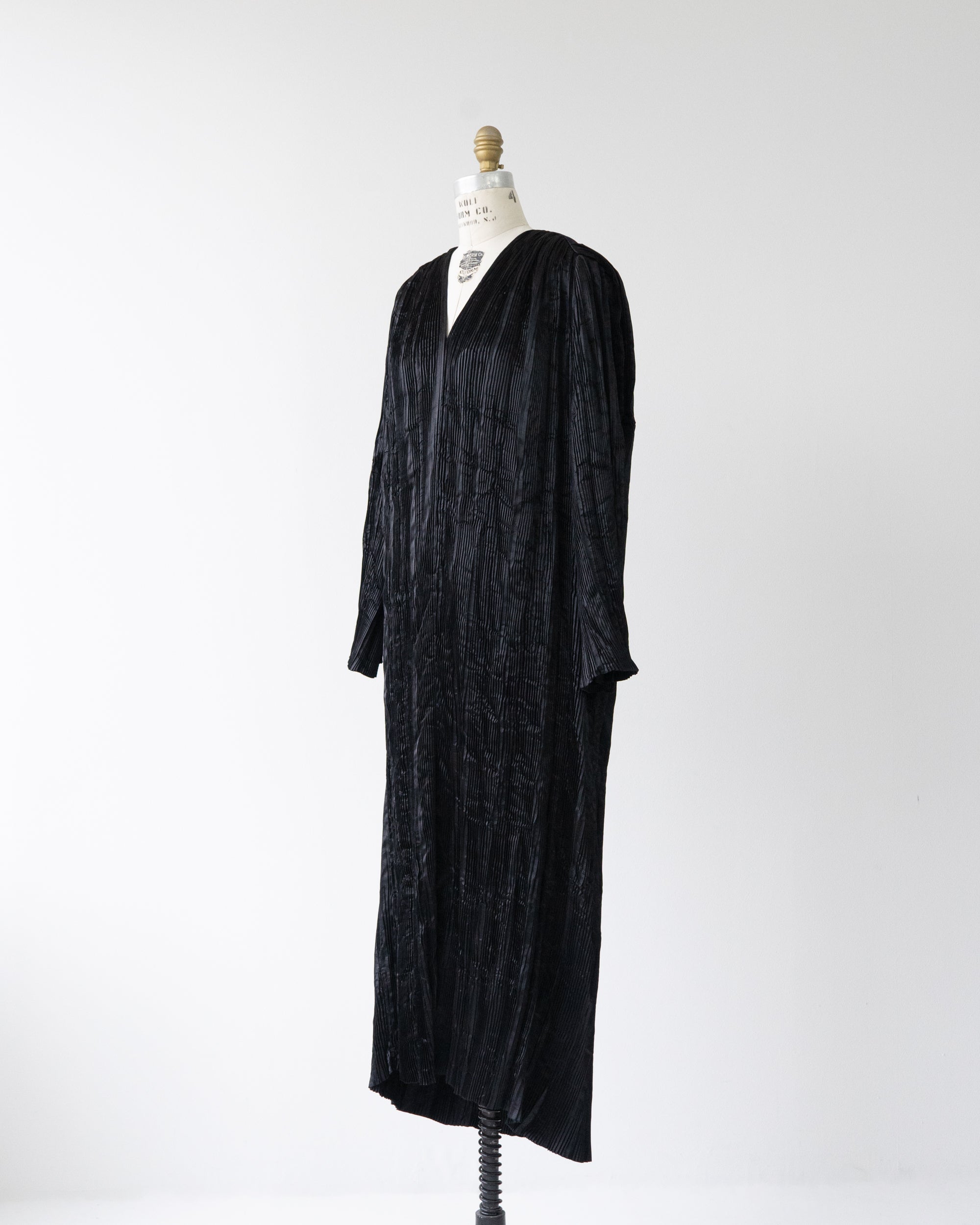 〈BALENCIAGA by Demna Gvasalia〉Pleats dress