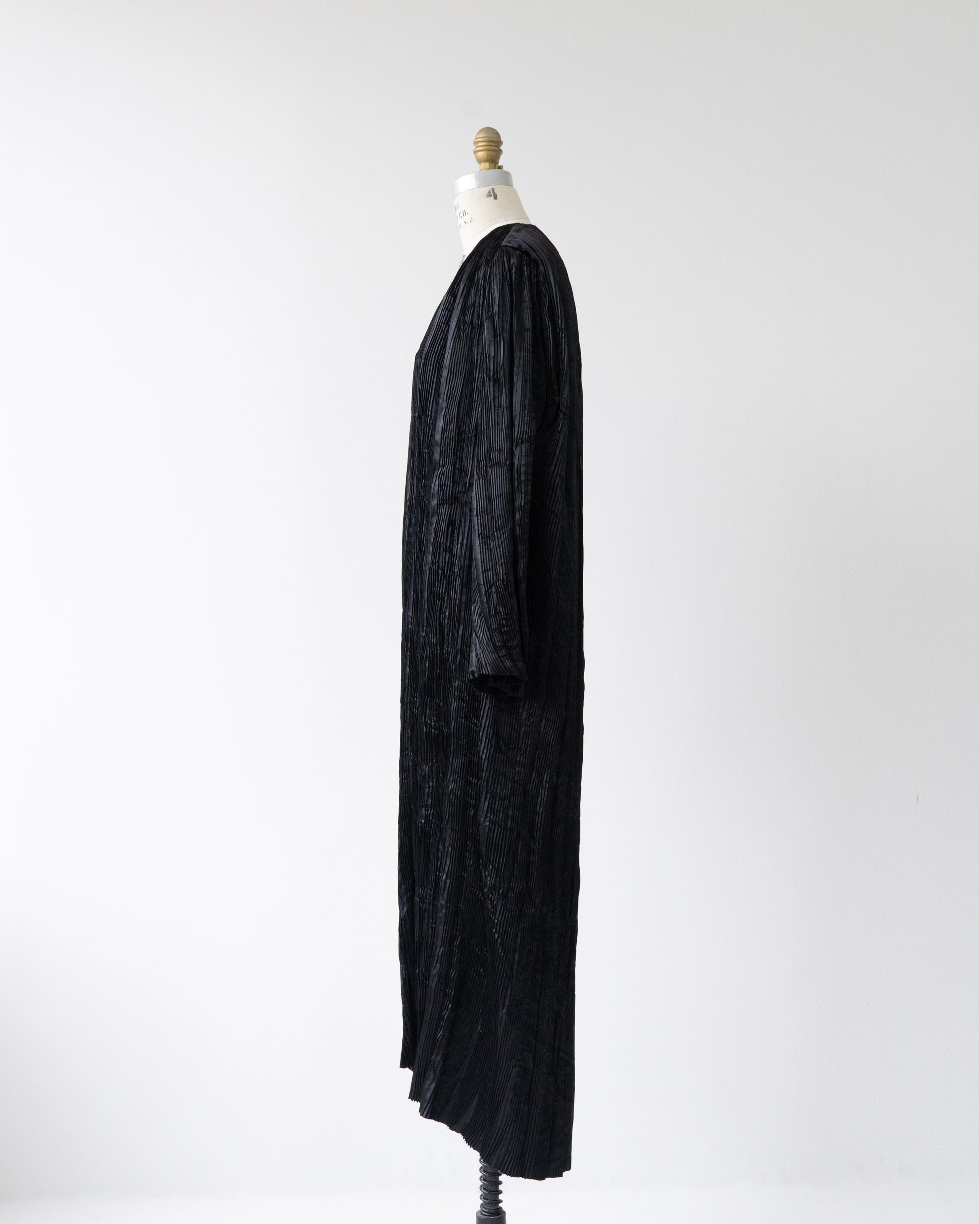 〈BALENCIAGA by Demna Gvasalia〉Pleats dress