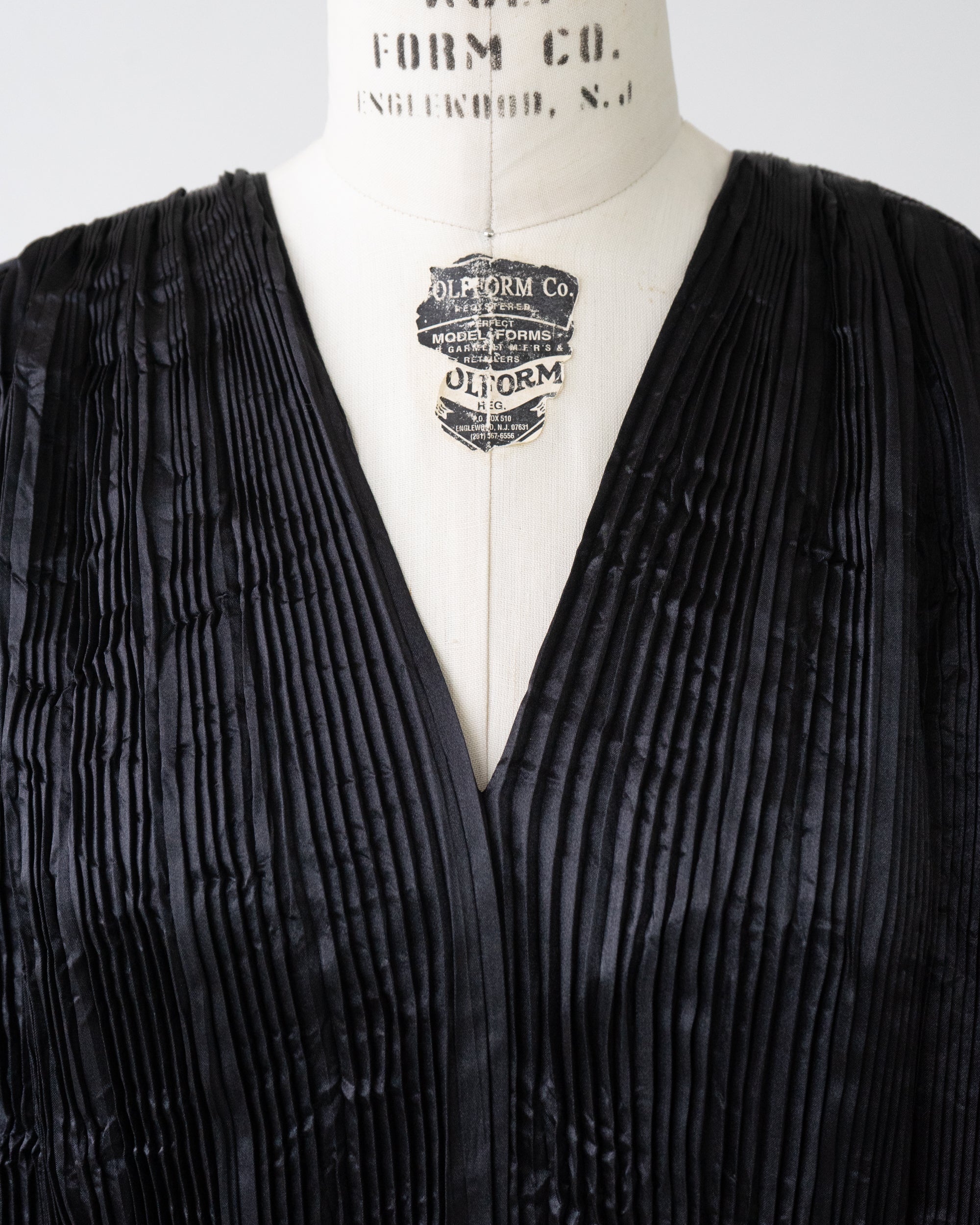 〈BALENCIAGA by Demna Gvasalia〉Pleats dress