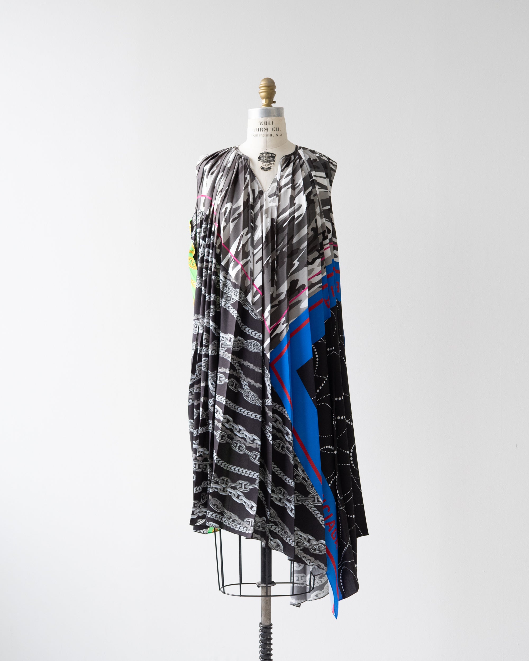 〈BALENCIAGA by Demna Gvasalia〉Pleats Dress
