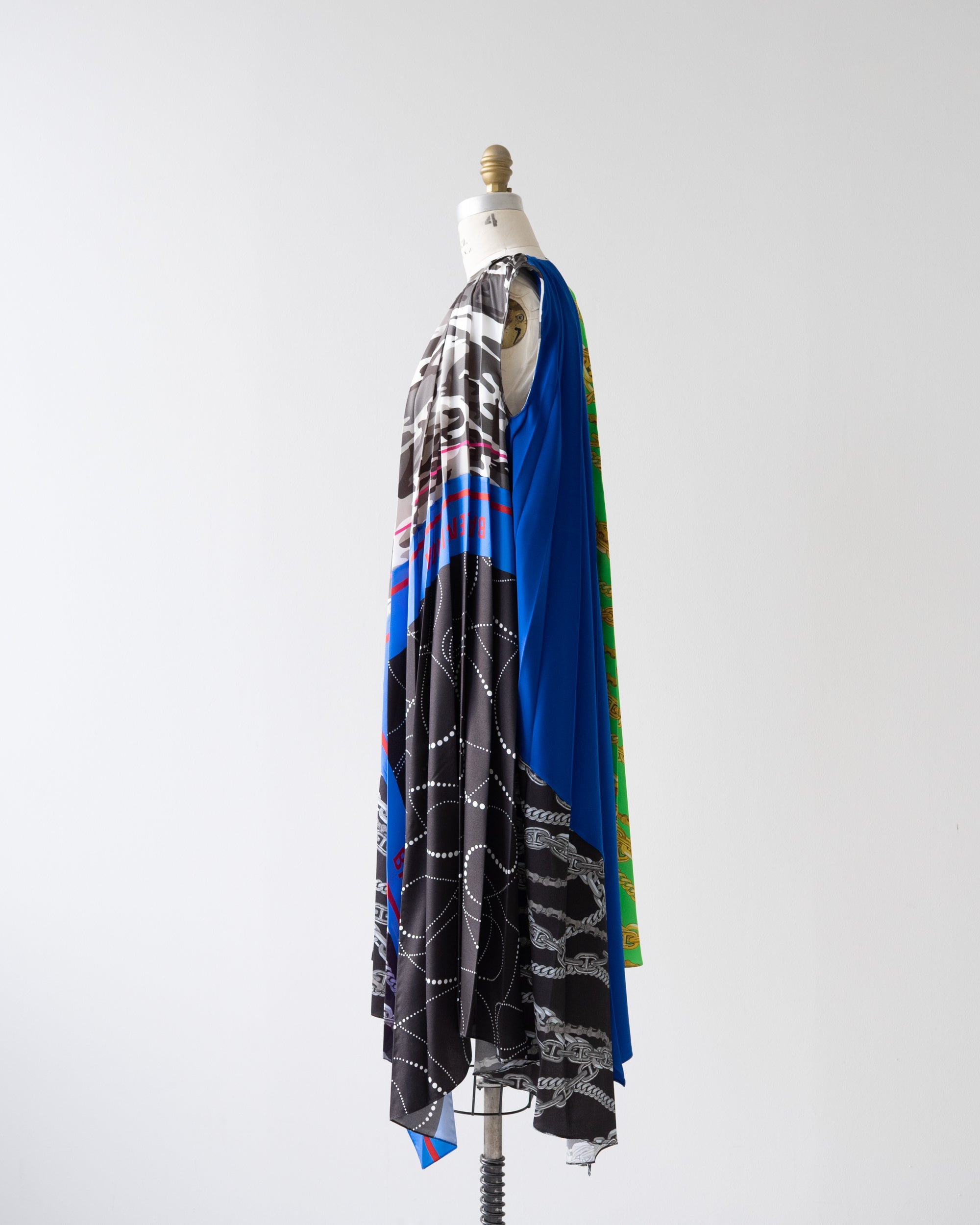 〈BALENCIAGA by Demna Gvasalia〉Pleats Dress