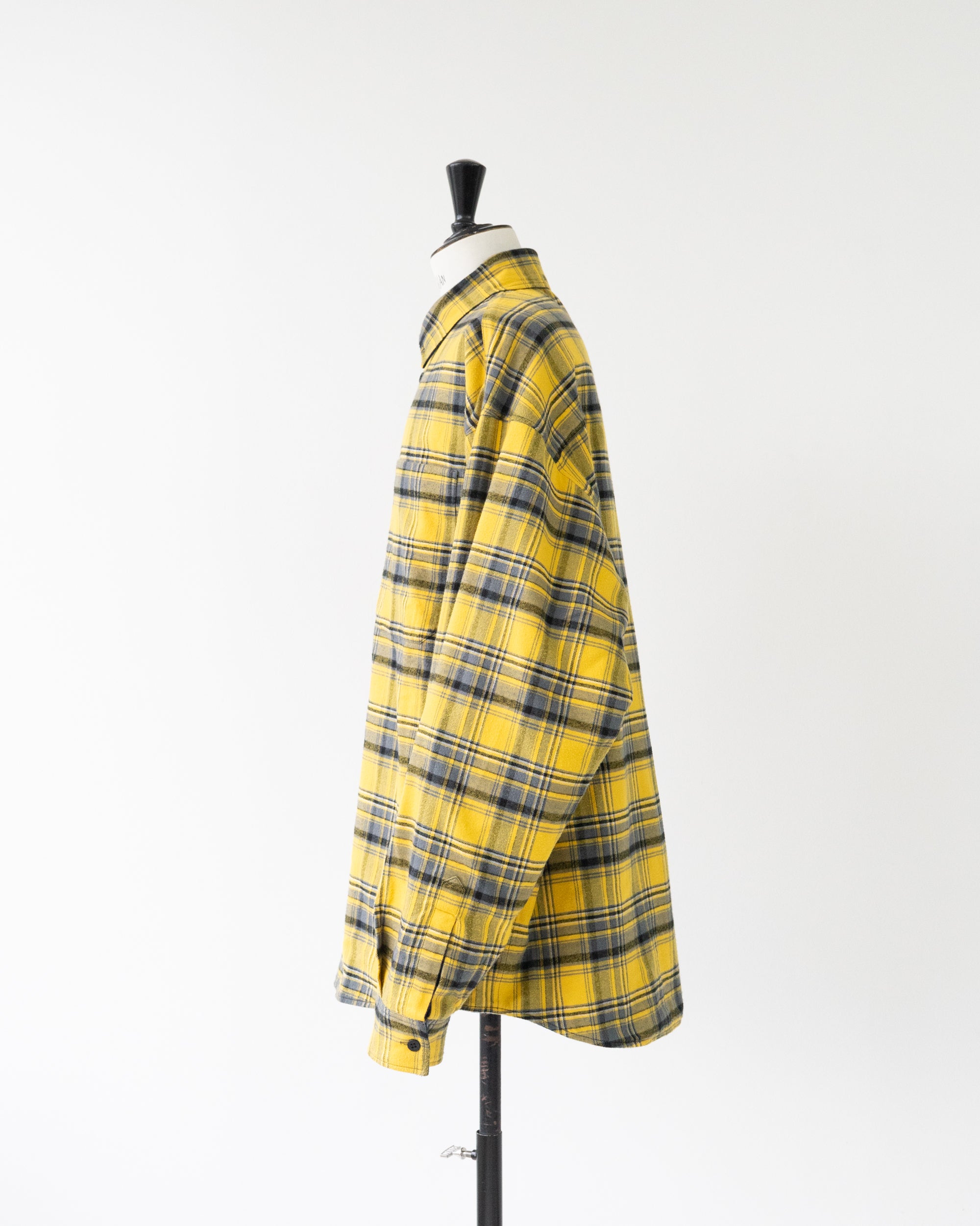 〈BALENCIAGA by Demna Gvasalia〉Reversible shirt