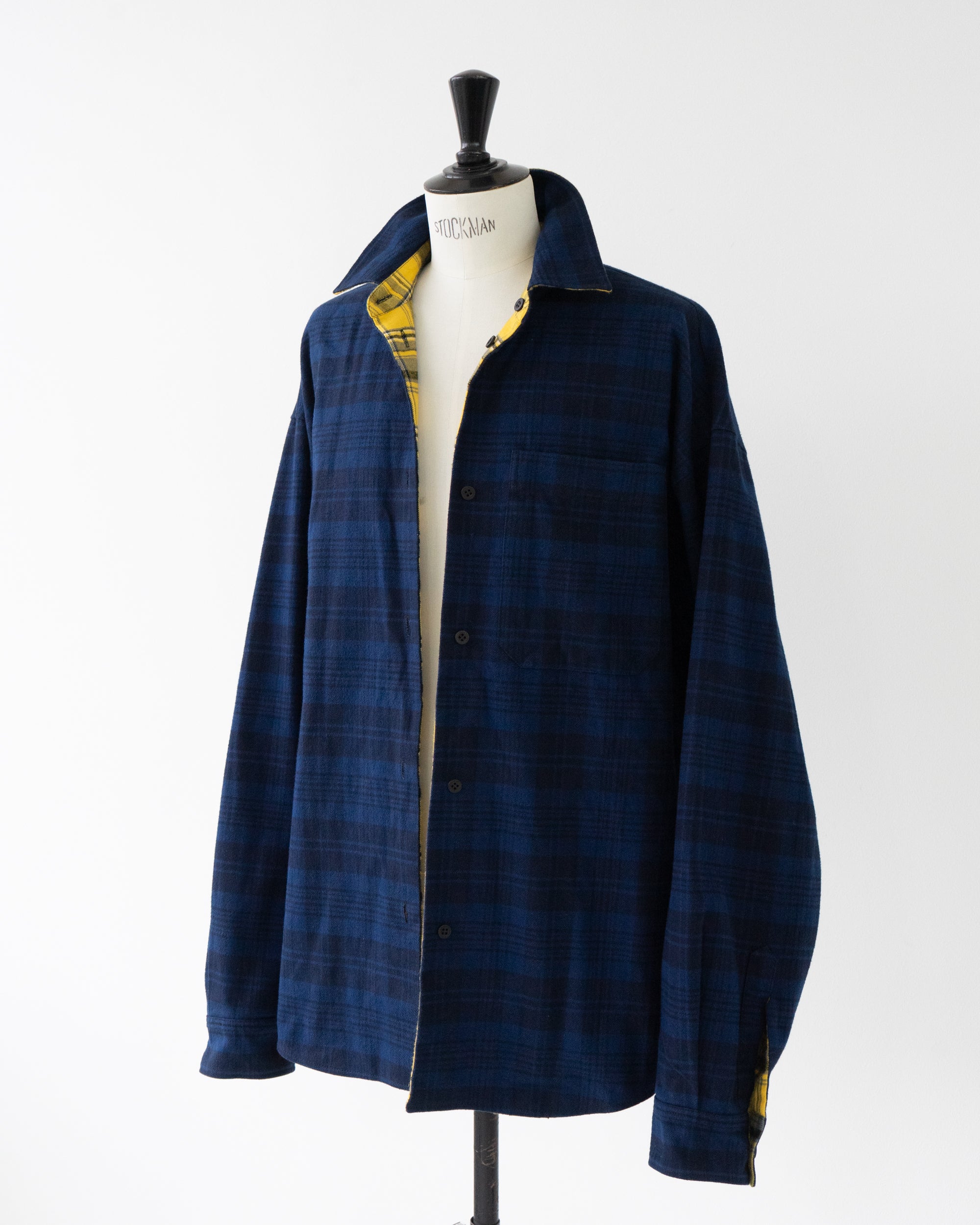 〈BALENCIAGA by Demna Gvasalia〉Reversible shirt