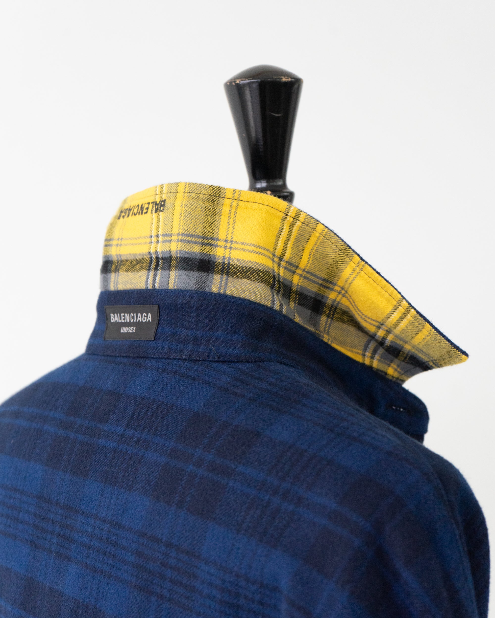 〈BALENCIAGA by Demna Gvasalia〉Reversible shirt