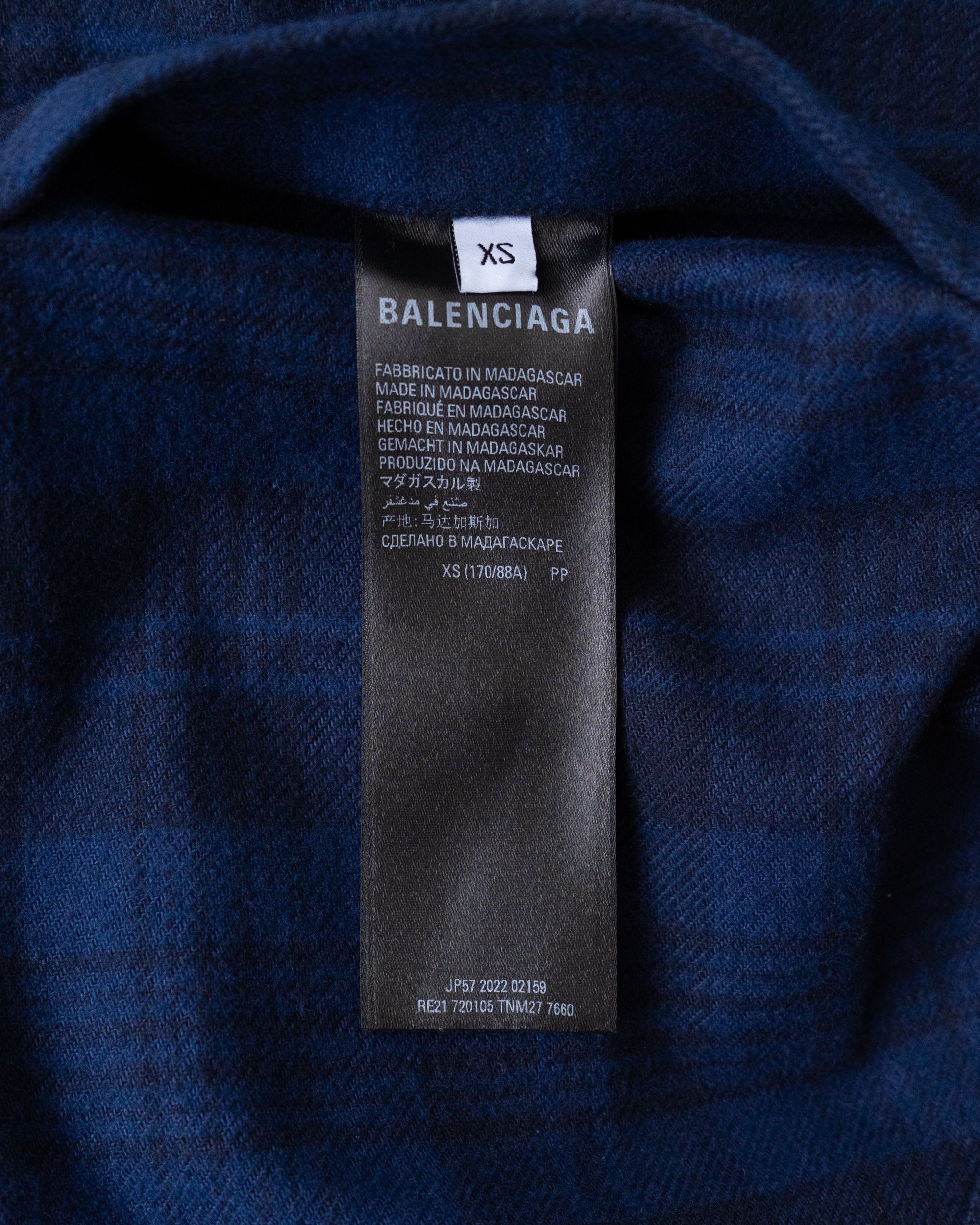 〈BALENCIAGA by Demna Gvasalia〉Reversible shirt