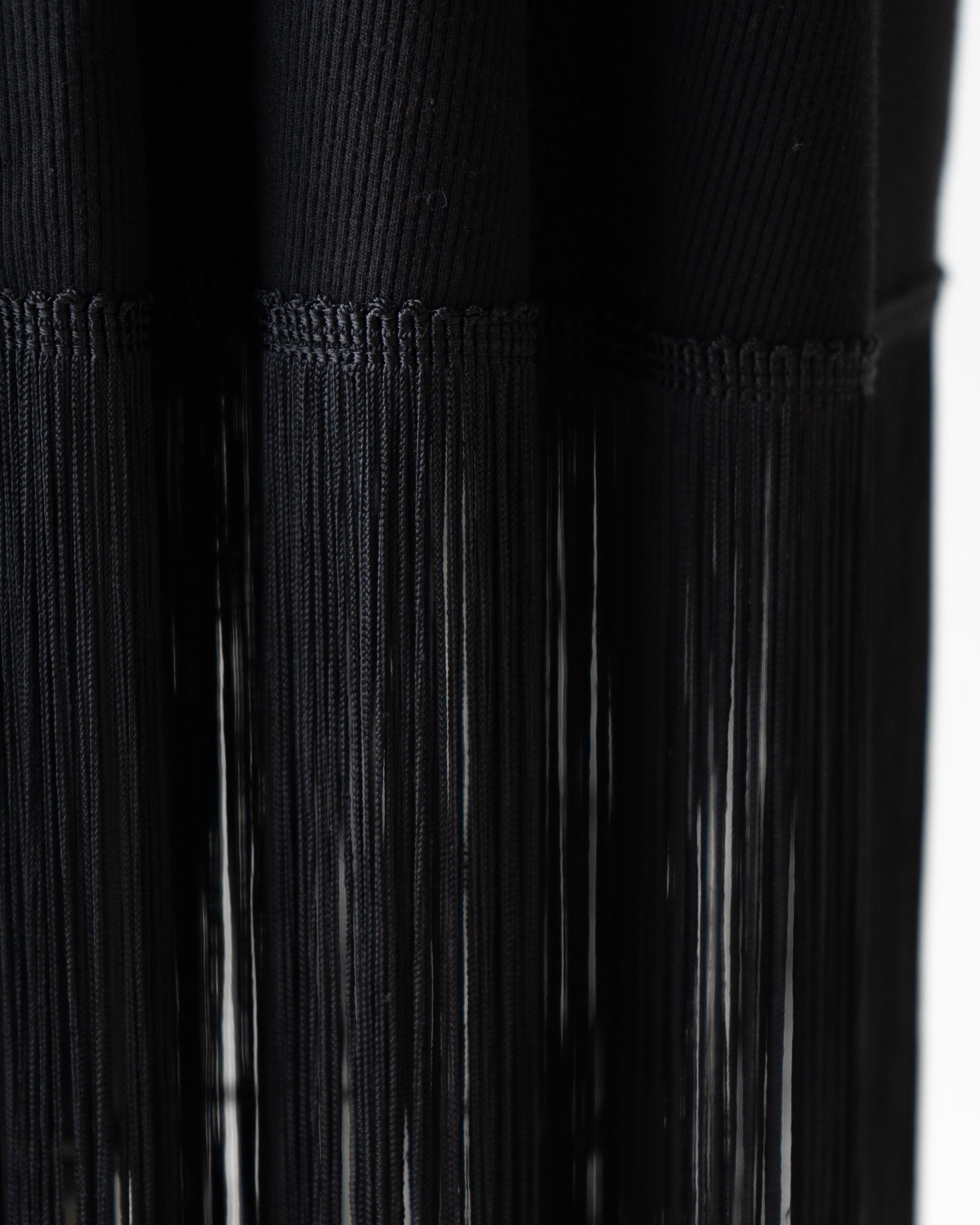 〈BALENCIAGA by Demna Gvasalia〉Fringe-Hem Dress