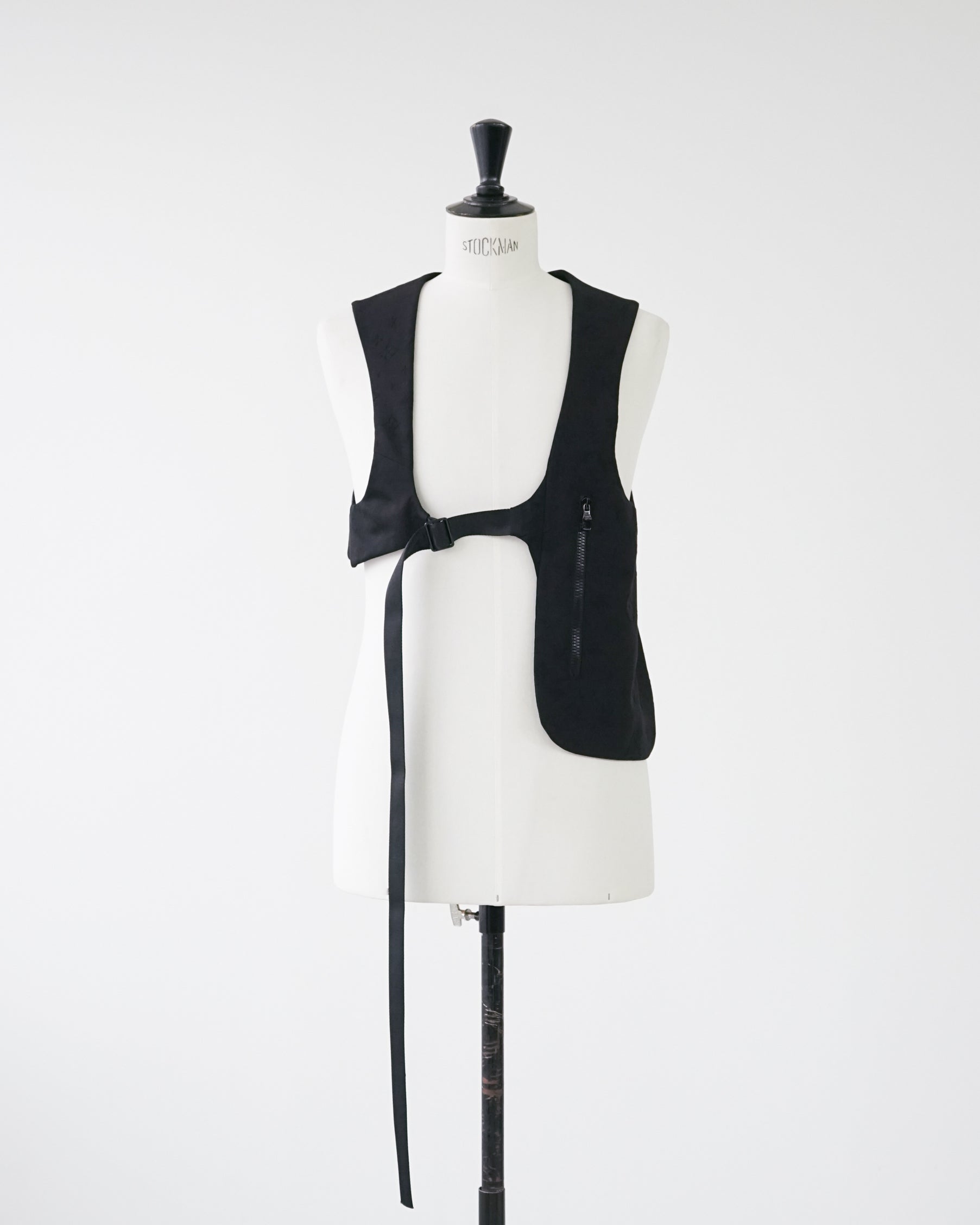 〈LOUIS VUITTON by Virgil Abloh〉Monogram Asymmetry Vest