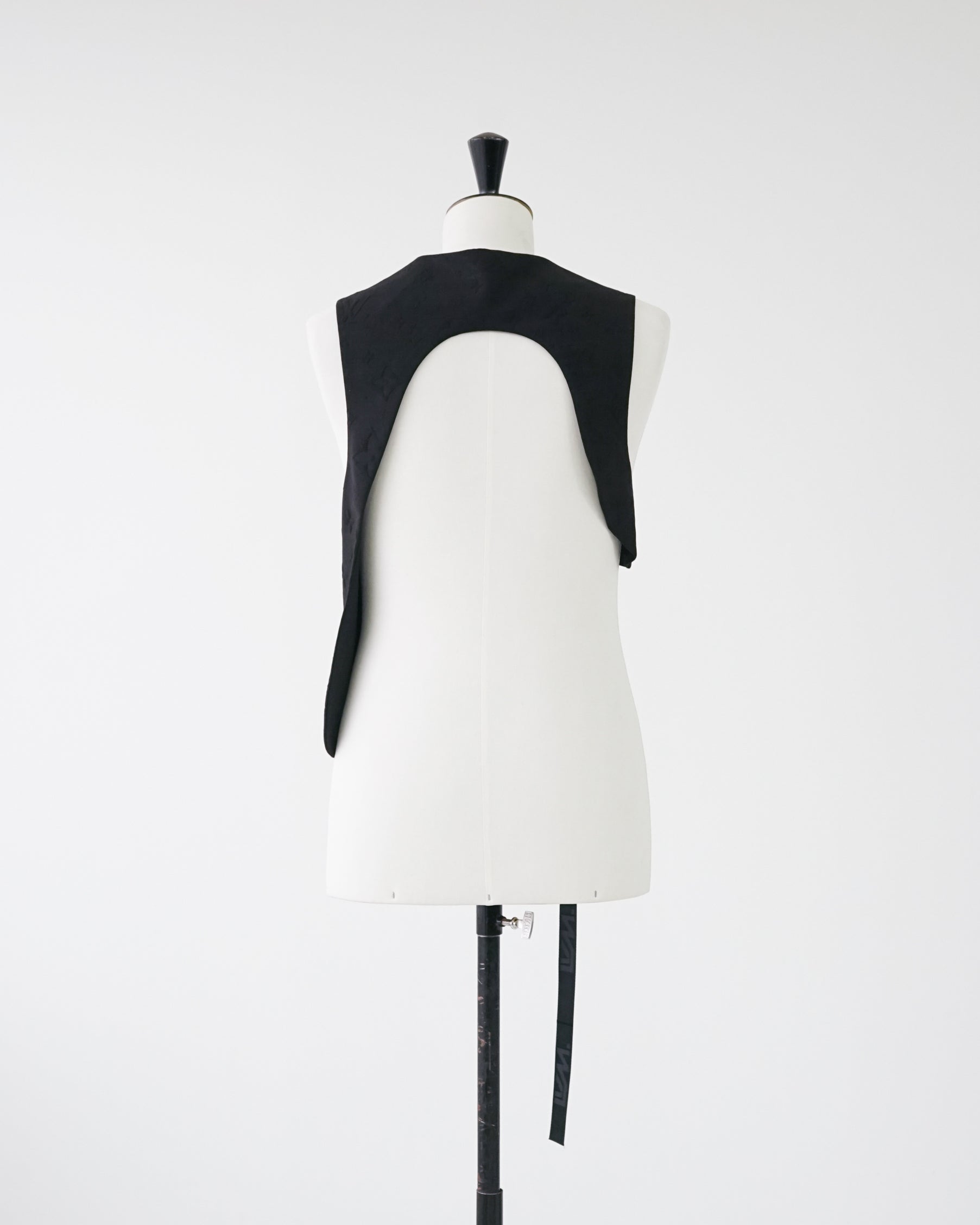 〈LOUIS VUITTON by Virgil Abloh〉Monogram Asymmetry Vest