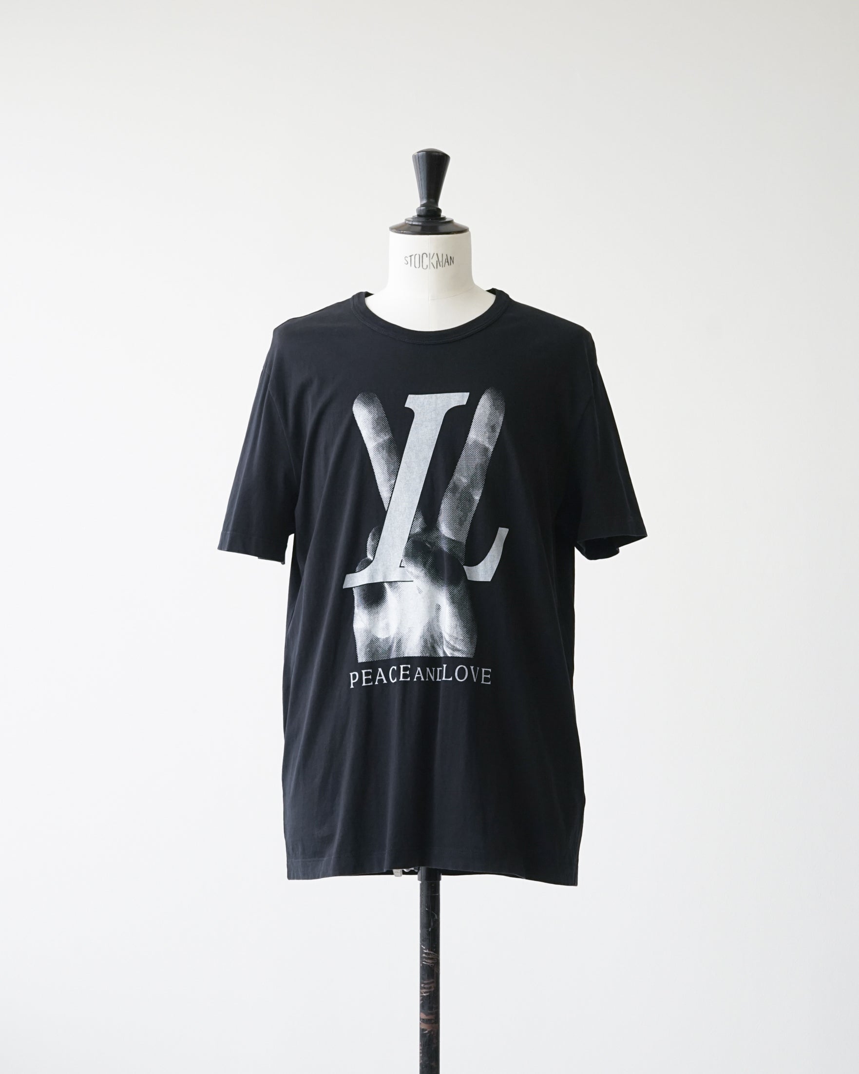 〈LOUIS VUITTON by Kim Jones〉PEACE AND LOVE T-shirt RM182 FMB HFY79W
