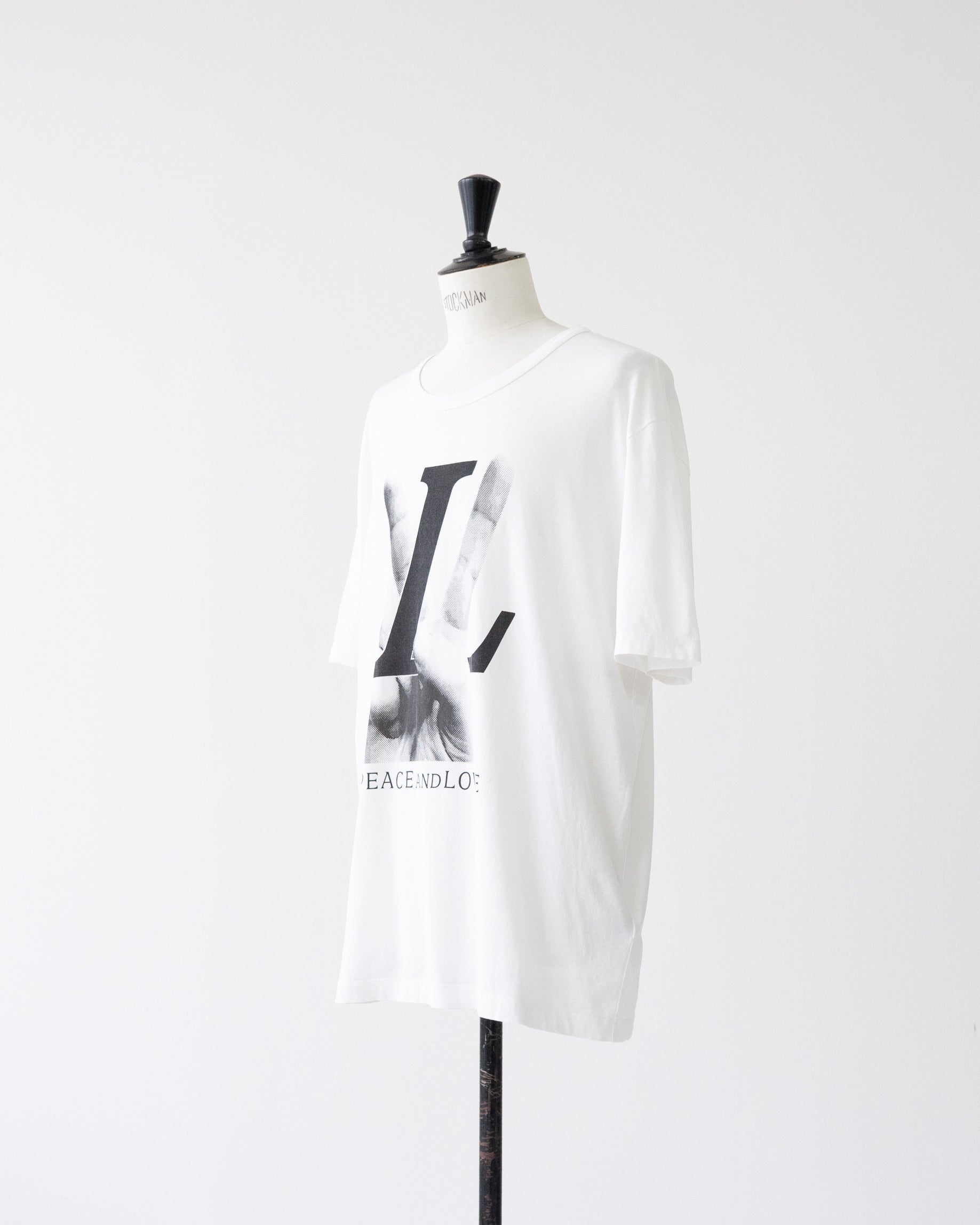 〈LOUIS VUITTON by Kim Jones〉PEACE AND LOVE T-shirt RM182 FMB HFY79W