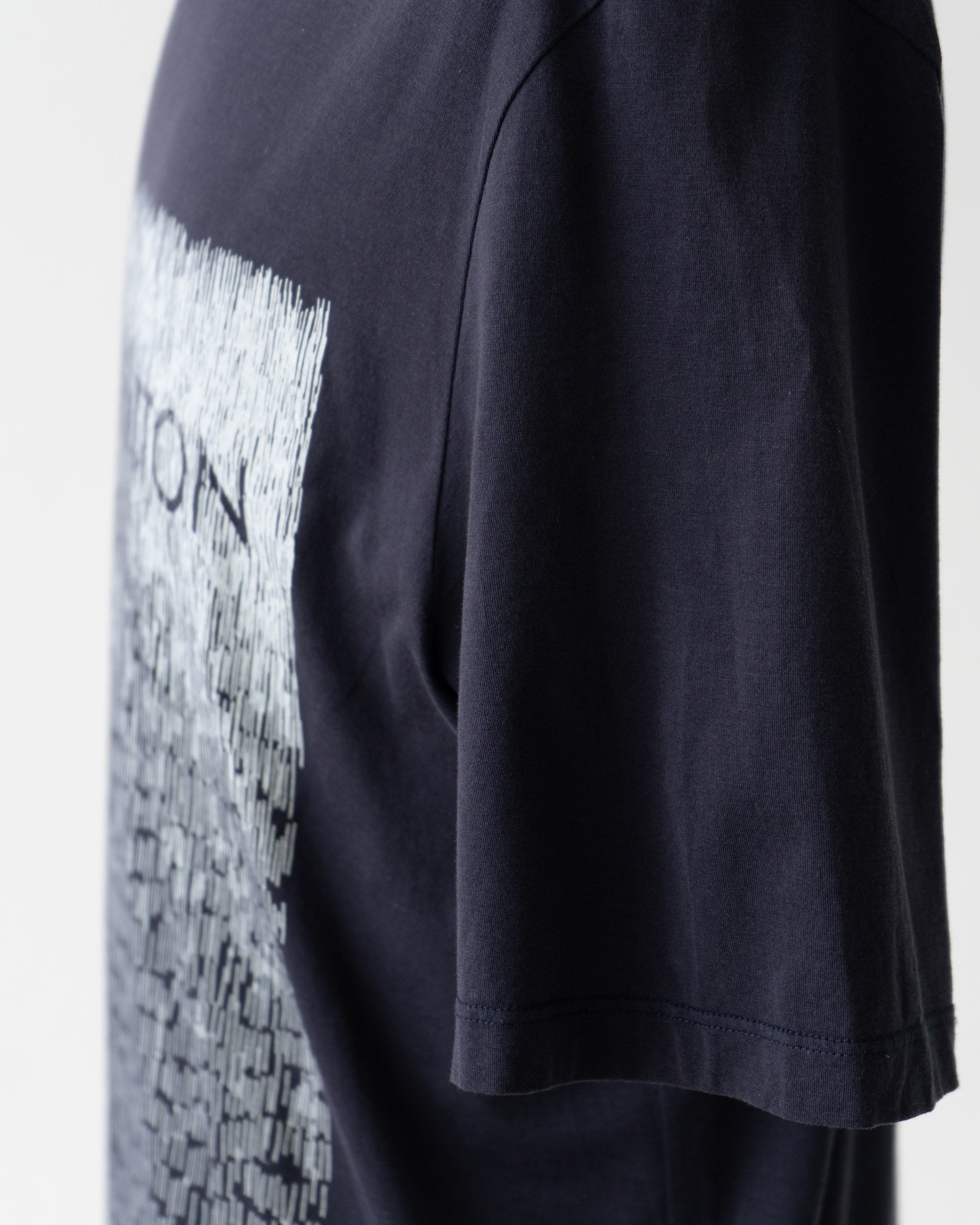 〈LOUIS VUITTON 〉T-shirt RM121M H1JR 14JEZ
