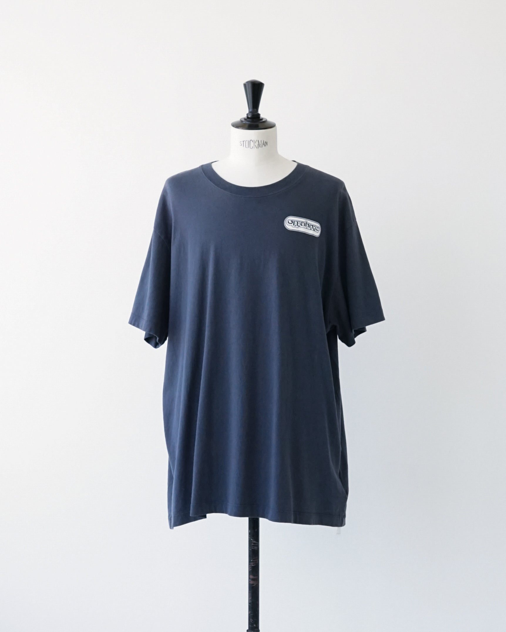〈OFF-WHITE by Virgil Abloh〉T‐shirt