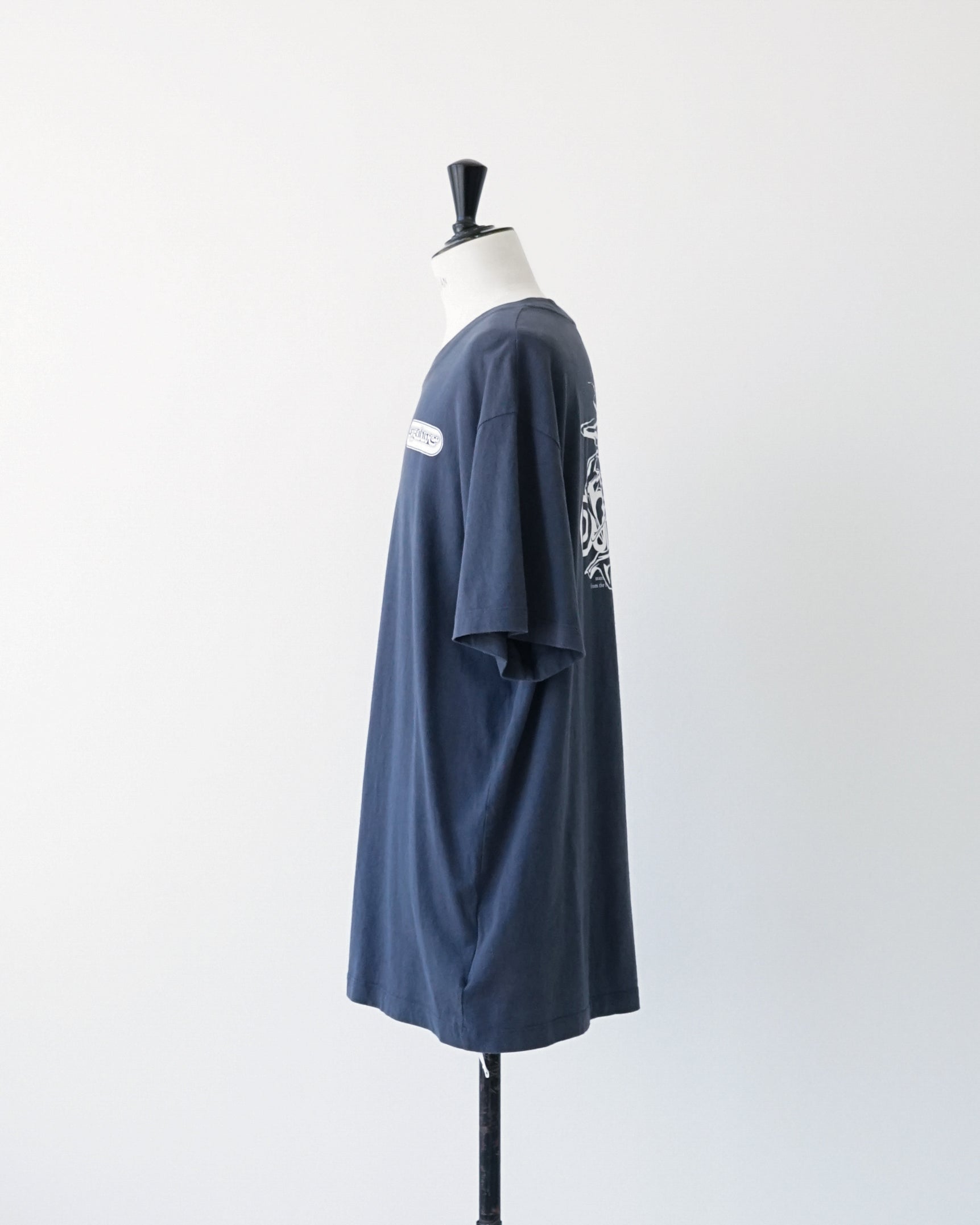 〈OFF-WHITE by Virgil Abloh〉T‐shirt