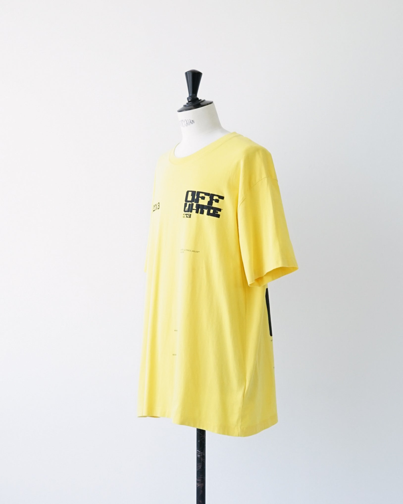 〈OFF-WHITE by Virgil Abloh〉T‐shirt