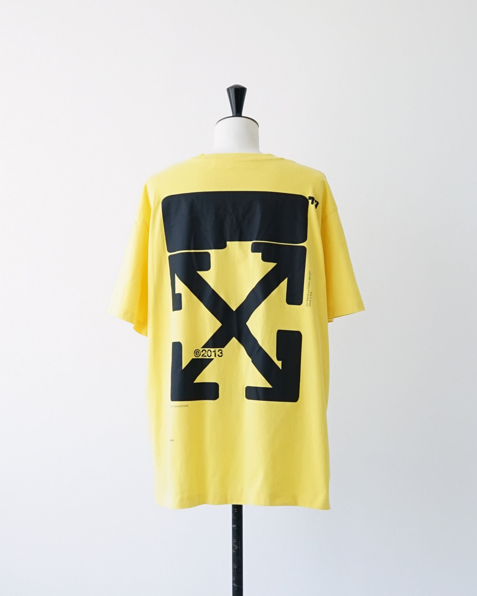 〈OFF-WHITE by Virgil Abloh〉T‐shirt
