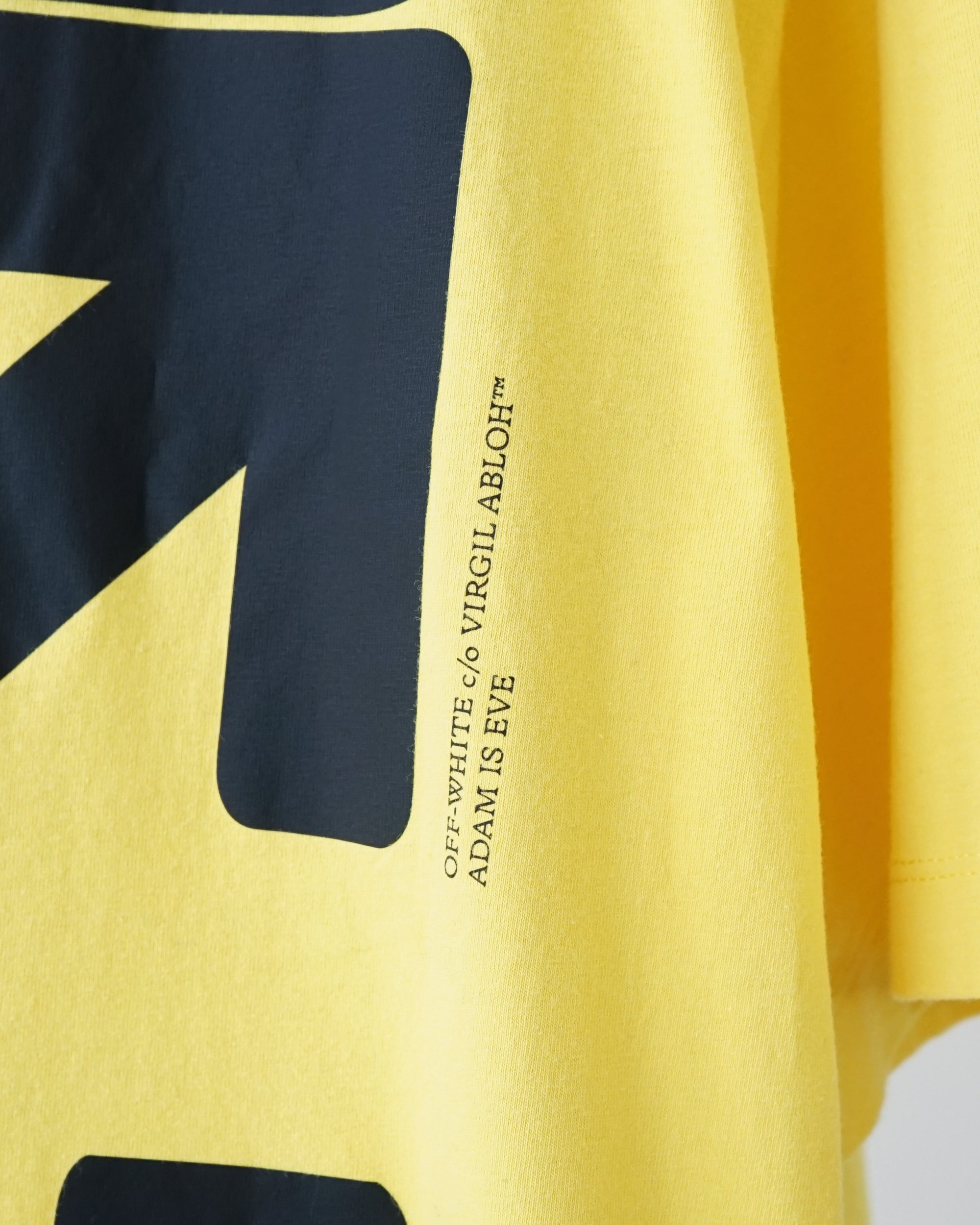 〈OFF-WHITE by Virgil Abloh〉T‐shirt