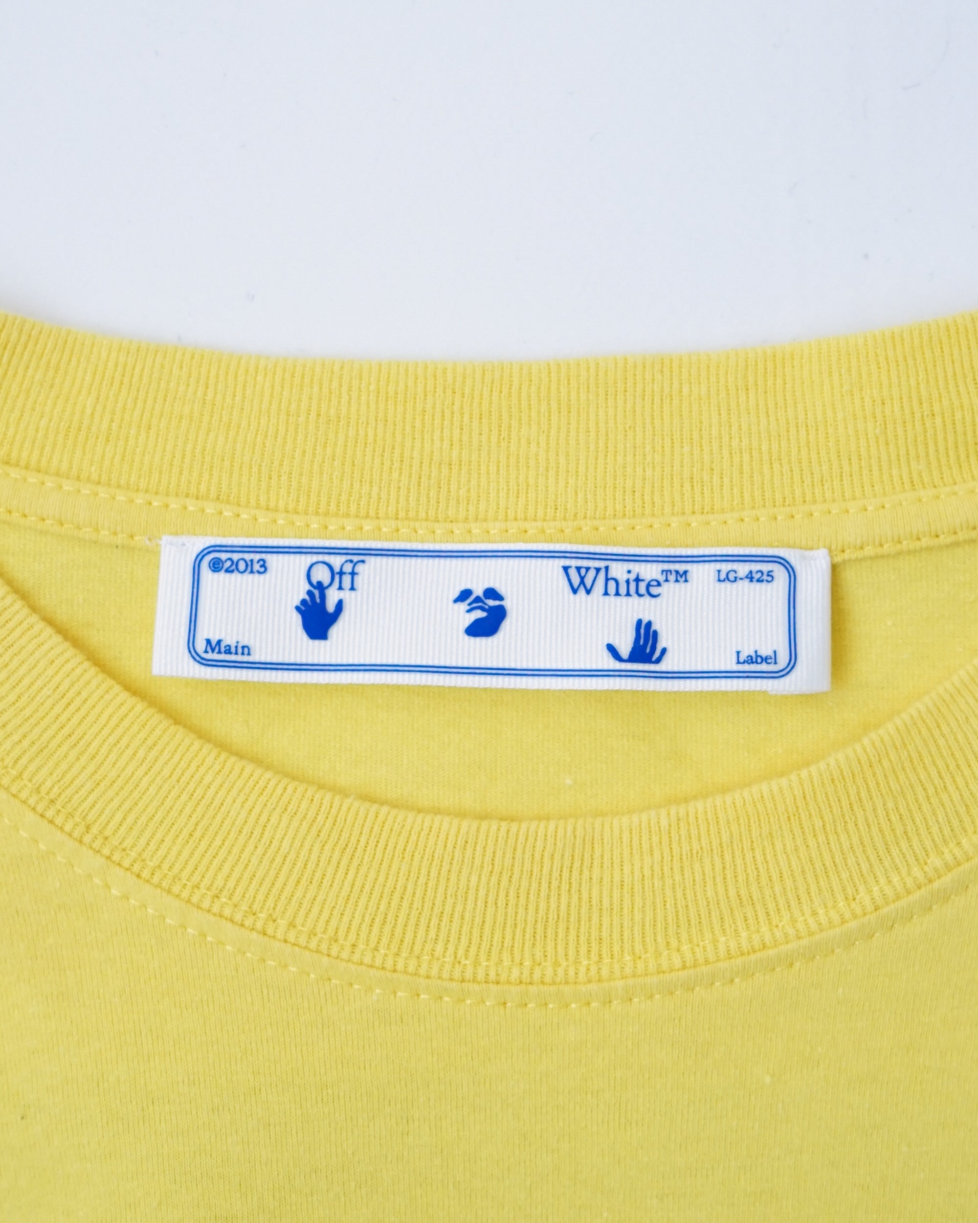 〈OFF-WHITE by Virgil Abloh〉T‐shirt