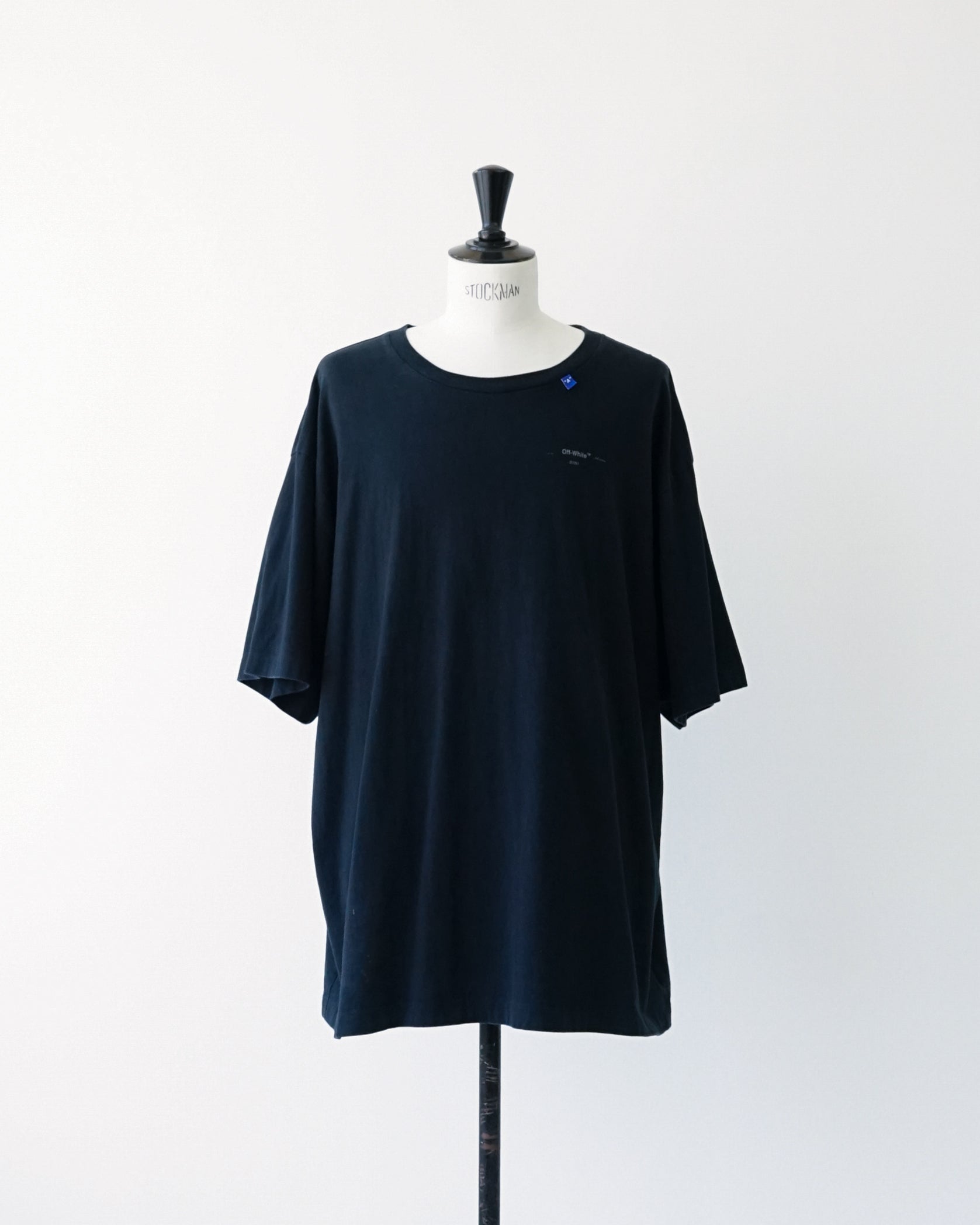 〈OFF-WHITE by Virgil Abloh〉T‐shirt