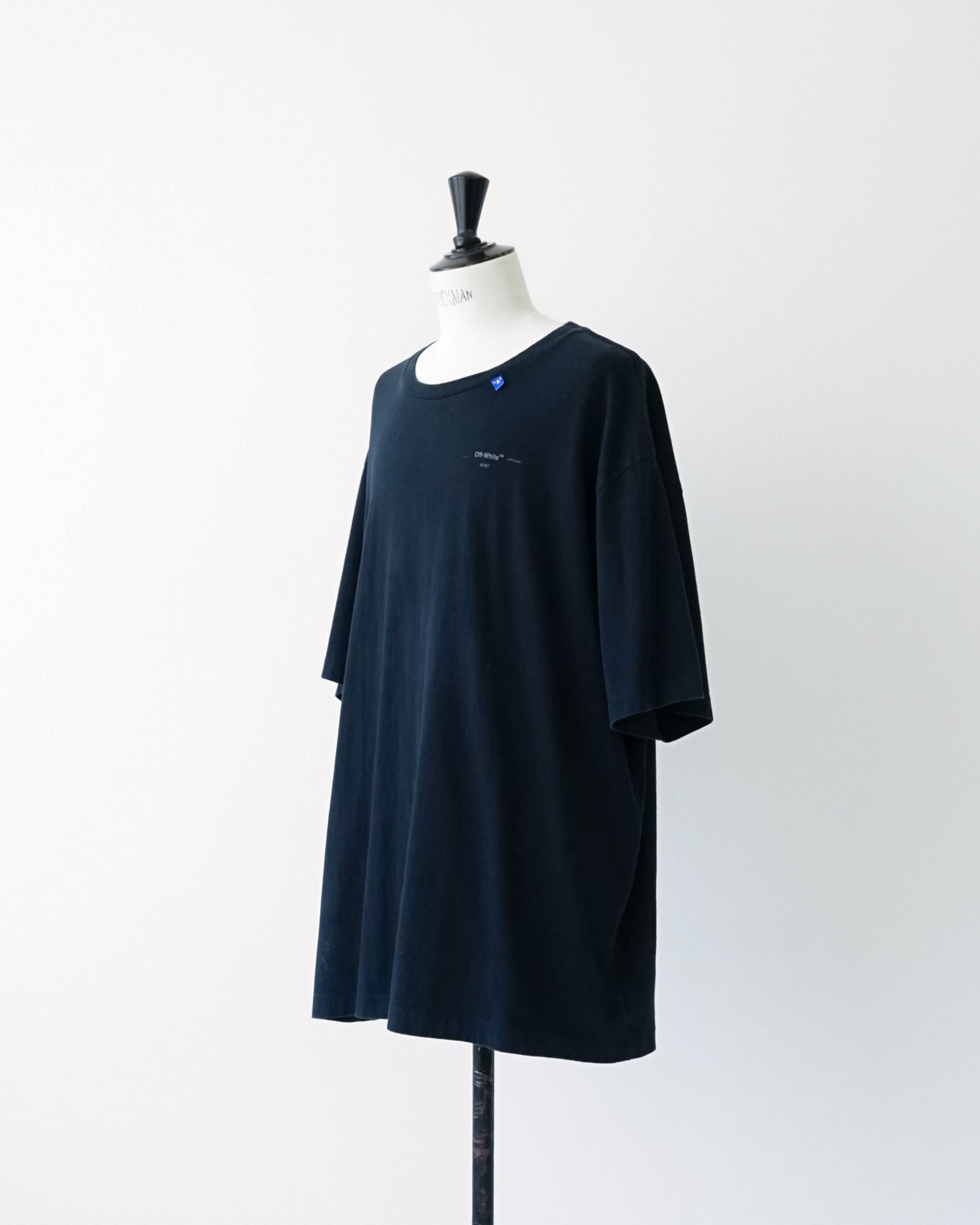 〈OFF-WHITE by Virgil Abloh〉T‐shirt