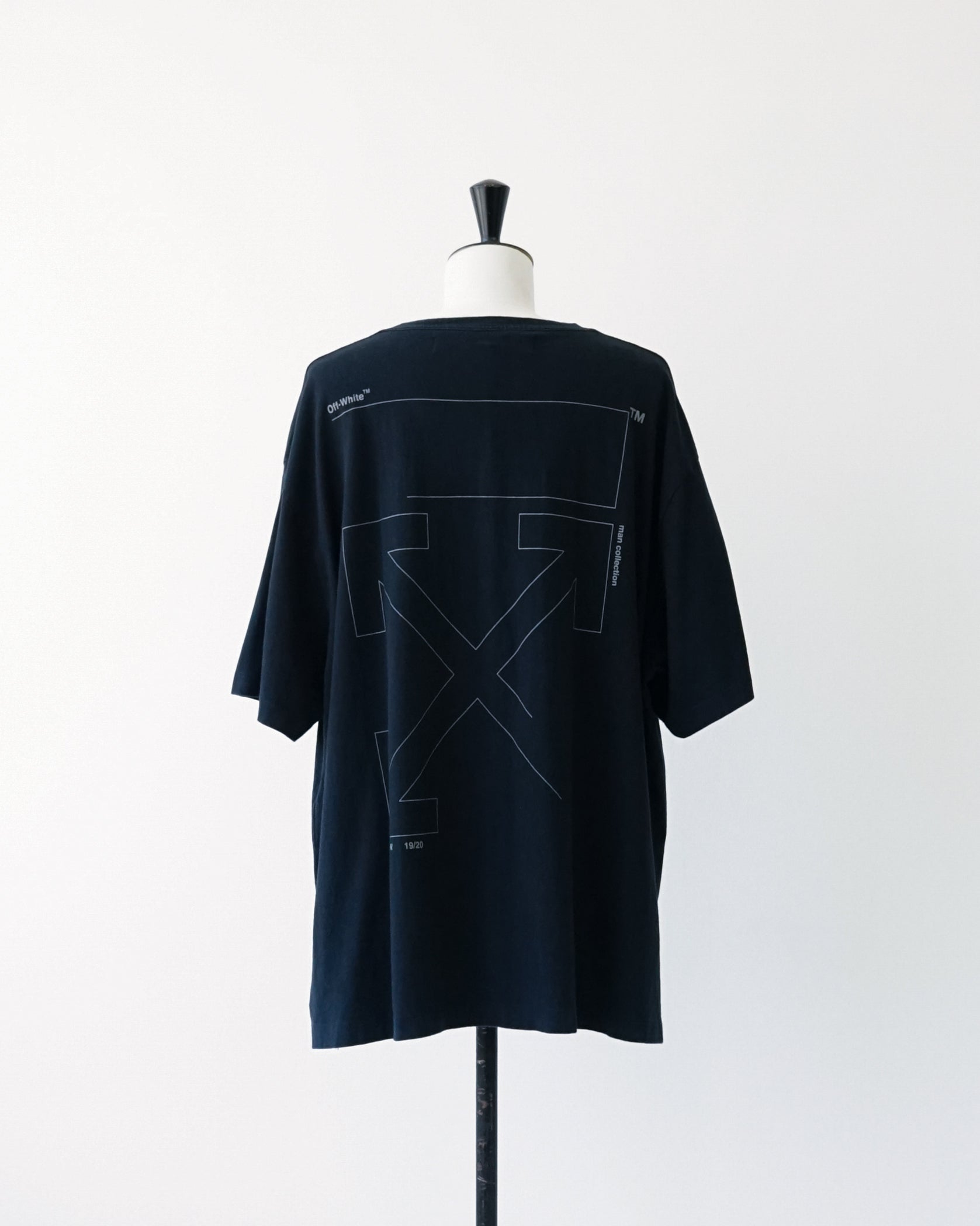 〈OFF-WHITE by Virgil Abloh〉T‐shirt